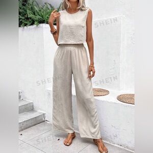 NWT Sleeveless Top & Textured Pants Two Piece Set With Back Buttons - Size 8/10